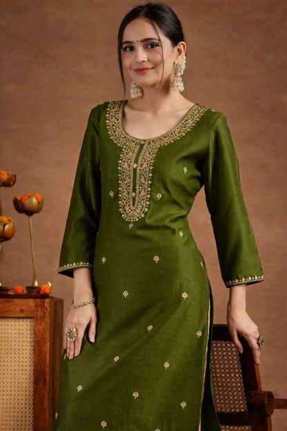 NARACHI TEXWORLD Women Embroidered Straight Kurta(Light Green)