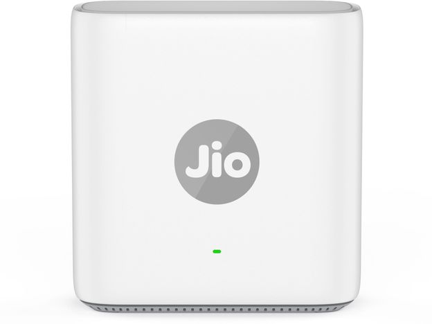 Jio JIDU6700 Mesh Router 2.4 GHz, 5 GHz 3000 Mbps Wifi Speed Dual Band Internal Antenna Ethernet (Cable Broadband)(White)