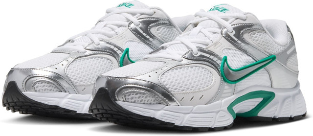 NIKE V5 RNR Running Shoes For Men(White , 7)