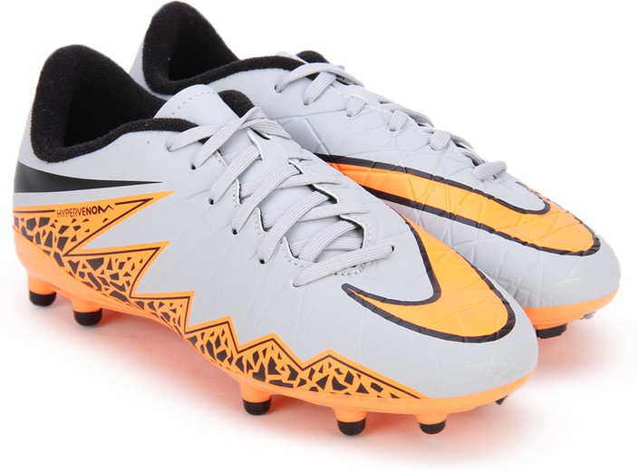 nike football shoes price