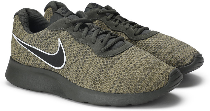 nike tanjun olive