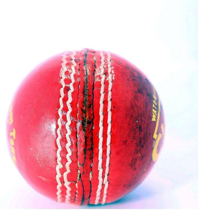 Quinergys Authentic Waterproof 4 Piece Club Grade Cricket Leather Quinergys Authentic Waterproof 4 Piece Club Grade Cricket Leather Ball Pack Of 1 Red