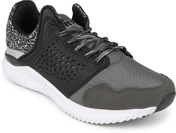 rich n top sport shoes price