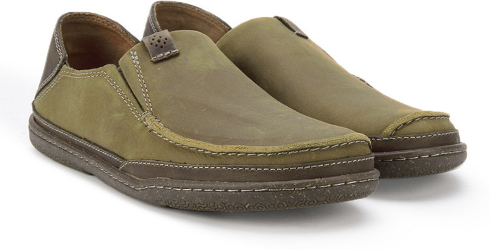 clarks loafers flipkart
