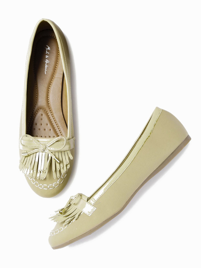 mast and harbour bellies