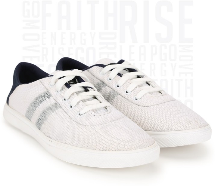 flipkart canvas shoes