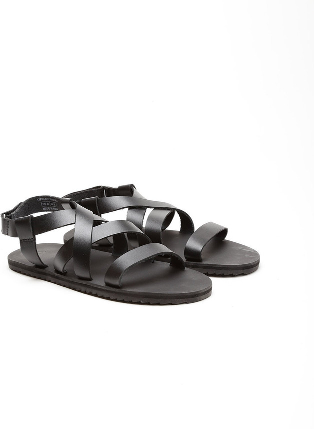 united colors of benetton flip flops