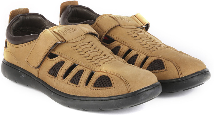 lee cooper leather sandals flipkart