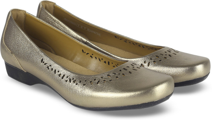 clarks belly shoes