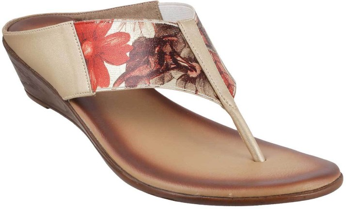 mochi sandals flipkart