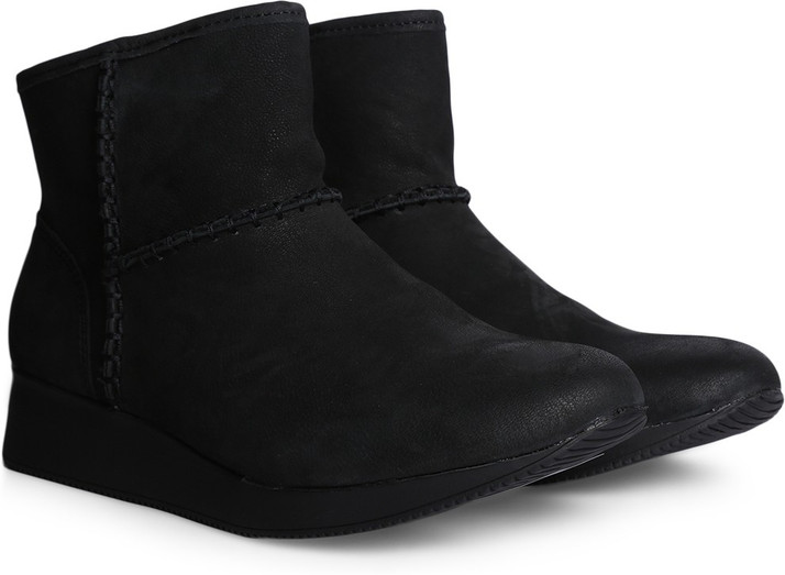 naturalizer julian bootie