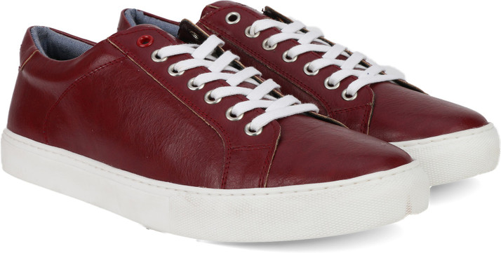 levi's prelude sneakers