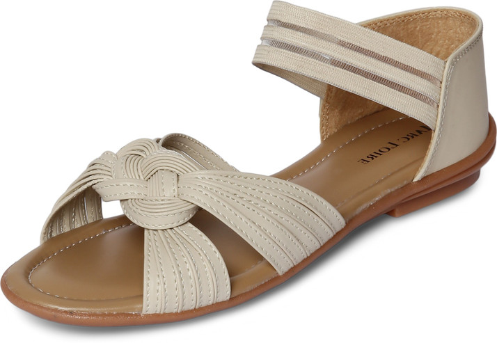 flat sandals flipkart