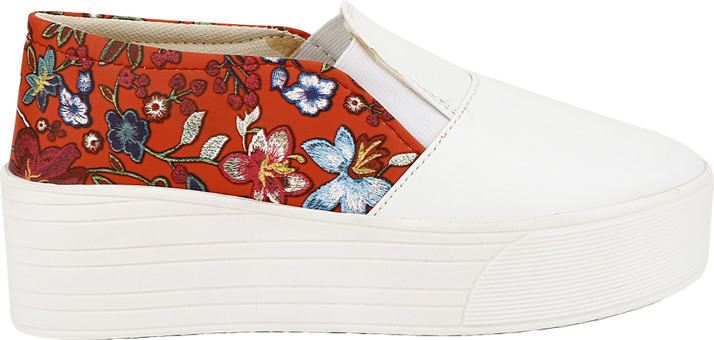 women sneakers flipkart