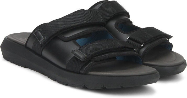 clarks sandals flipkart
