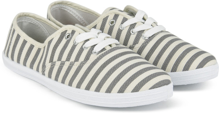 pantaloons online shopping for womens shoes