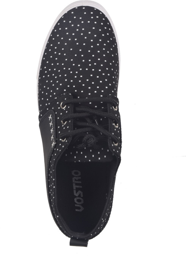 mesh walking sneakers