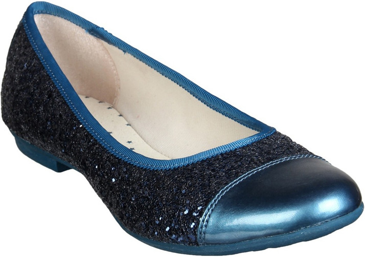 clarks girls slip on shoes