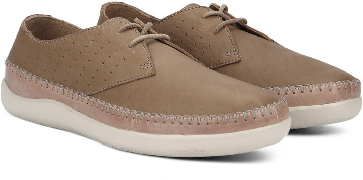 tan clarks shoes
