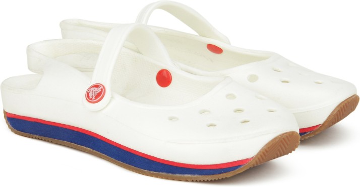 crocs for women flipkart