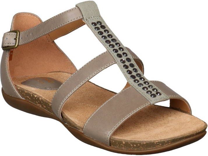 clarks women's sandals online india