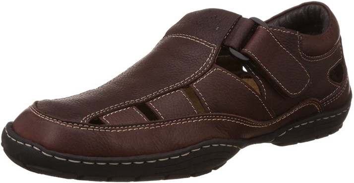 lee cooper leather sandals flipkart