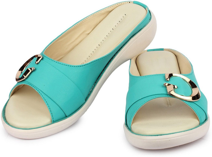 cubix ladies chappals