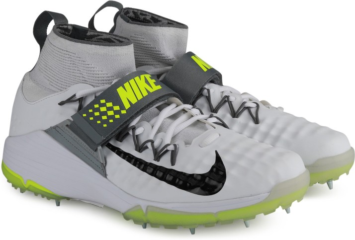 nike spike shoes for cricket