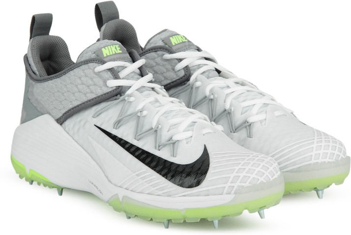 nike metal spikes cricket shoes