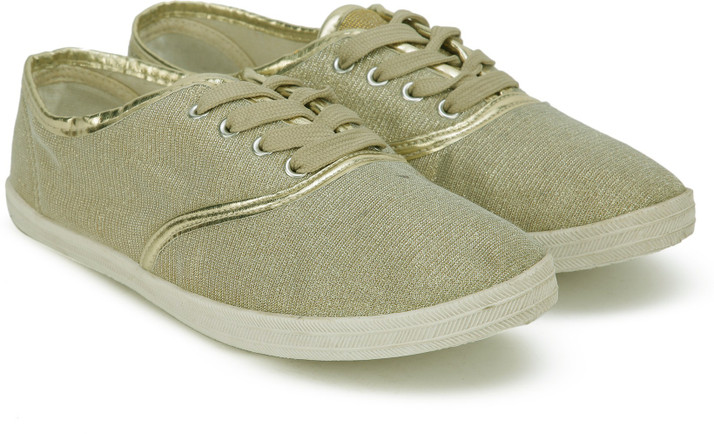 pantaloons shoes for womens