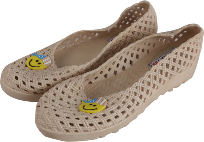 clog shoes flipkart