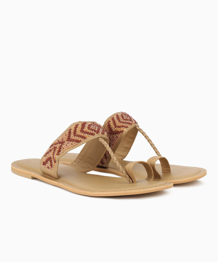 pantaloons ladies sandals