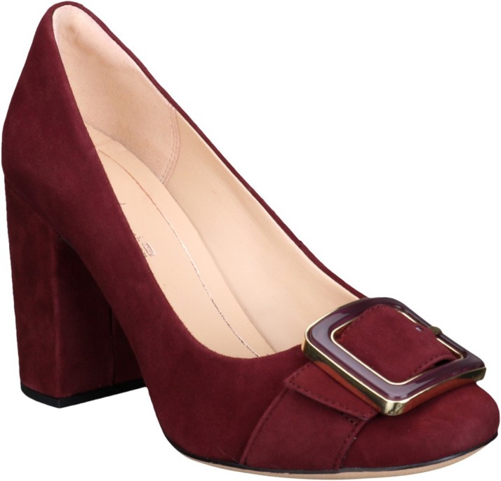 clarks red pumps