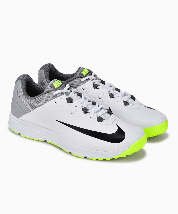nike cricket shoes price