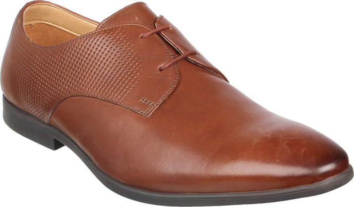 clarks shoes online india discount