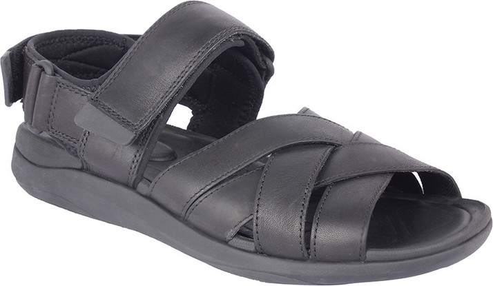 clarks sandals flipkart