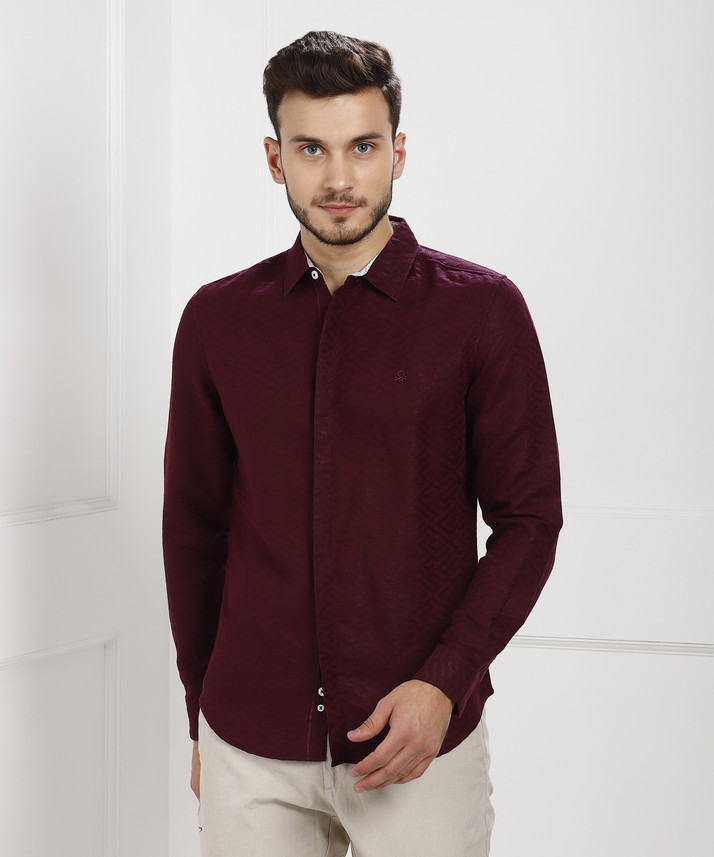 maroon color shirt