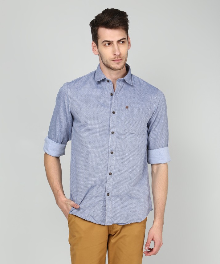 best shirt for light blue jeans