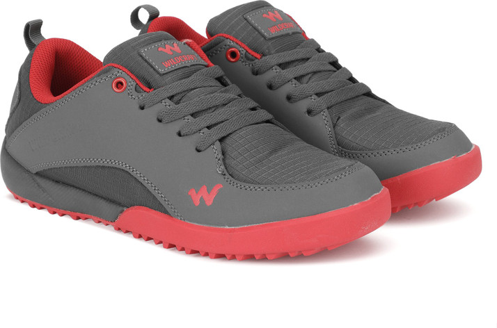 wildcraft canvas shoes