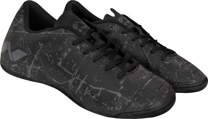 futsal shoes flipkart