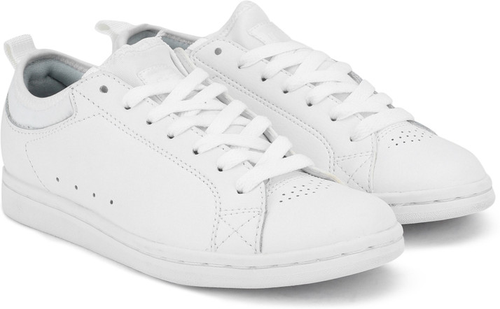 dc tennis shoes