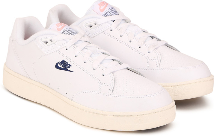 nike white shoes flipkart