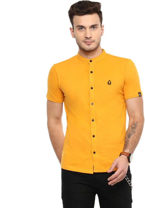 yellow t shirt mens outfit