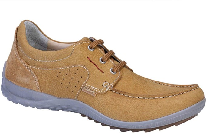 woodland boots flipkart