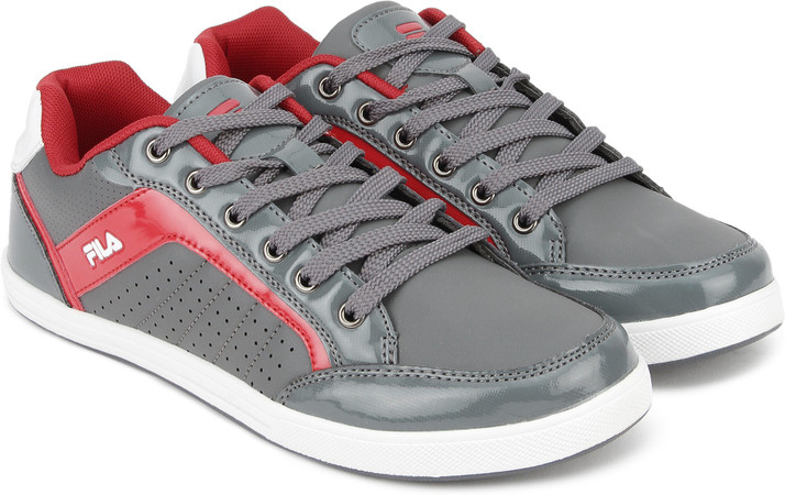 fila sneakers flipkart