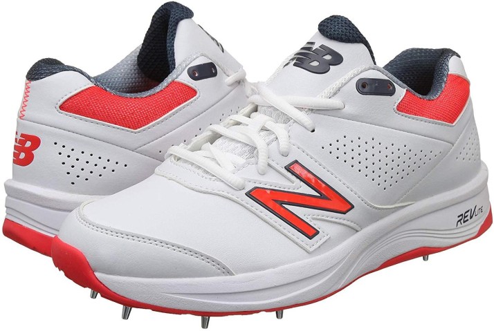 nb cricket shoes spikes