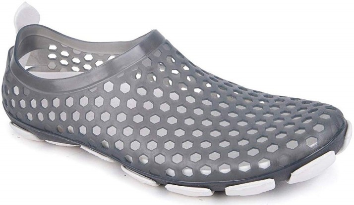 clog shoes flipkart