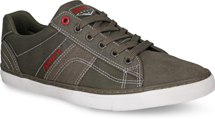 sparx white sneakers flipkart