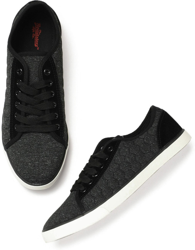 roadster shoes flipkart