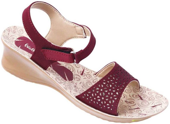 walkaroo sandals flipkart